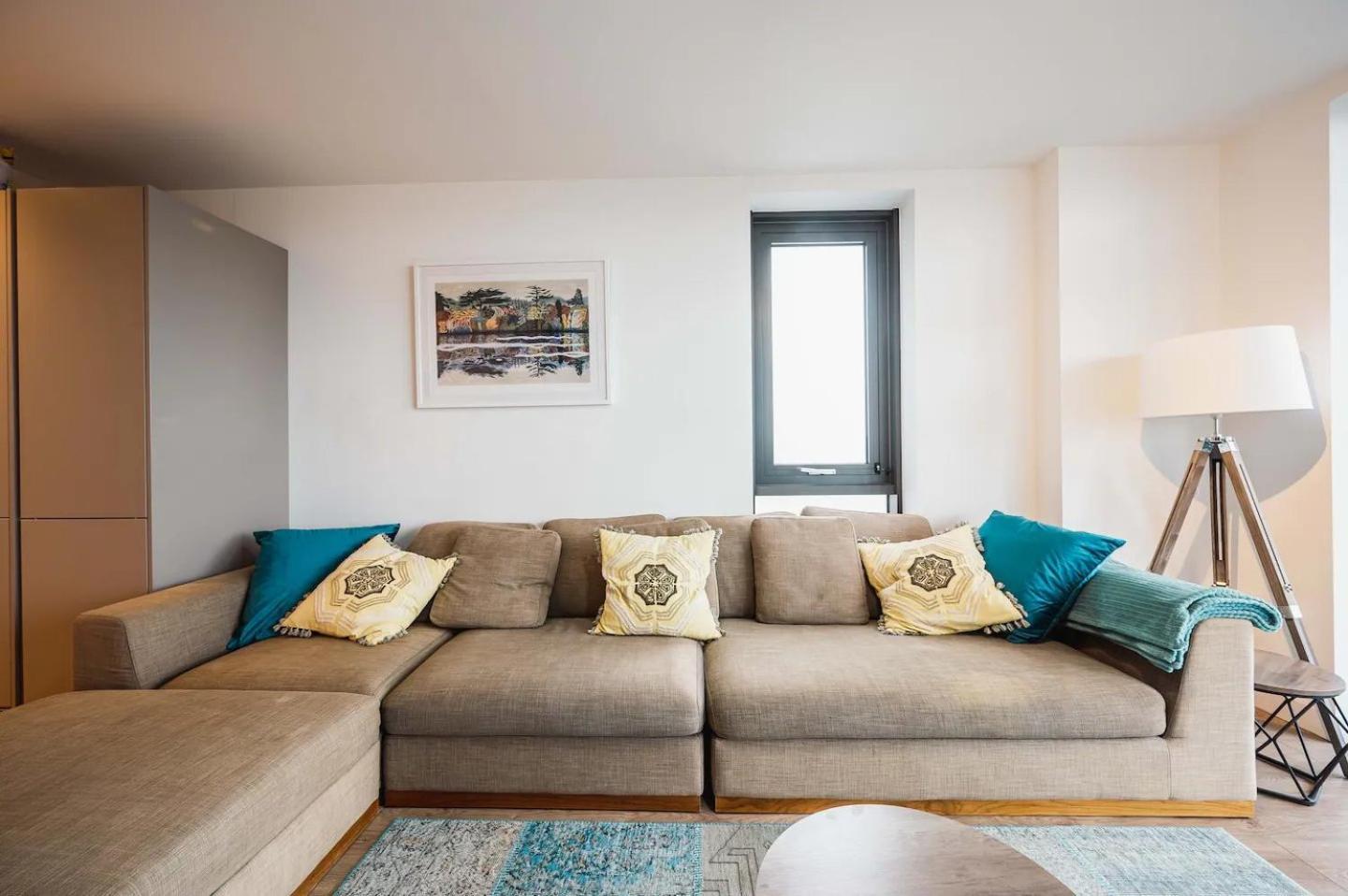 Pass The Keys 3 Bed 2 Bath With Stunning Views From The 8th Fl Londen