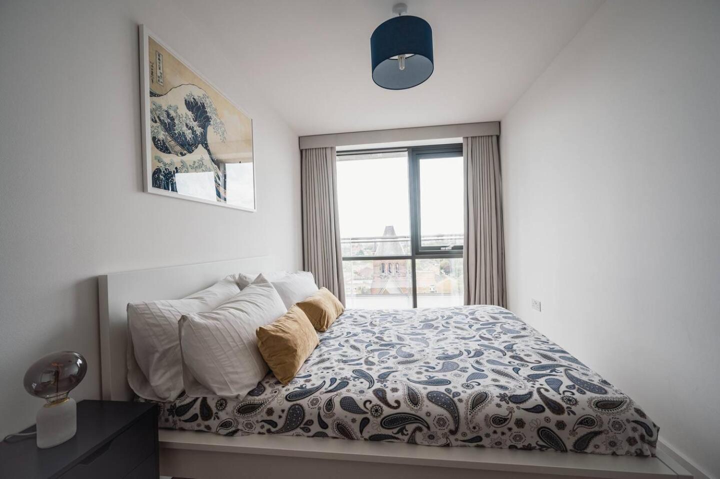 Pass The Keys 3 Bed 2 Bath With Stunning Views From The 8th Fl Appartement Londen