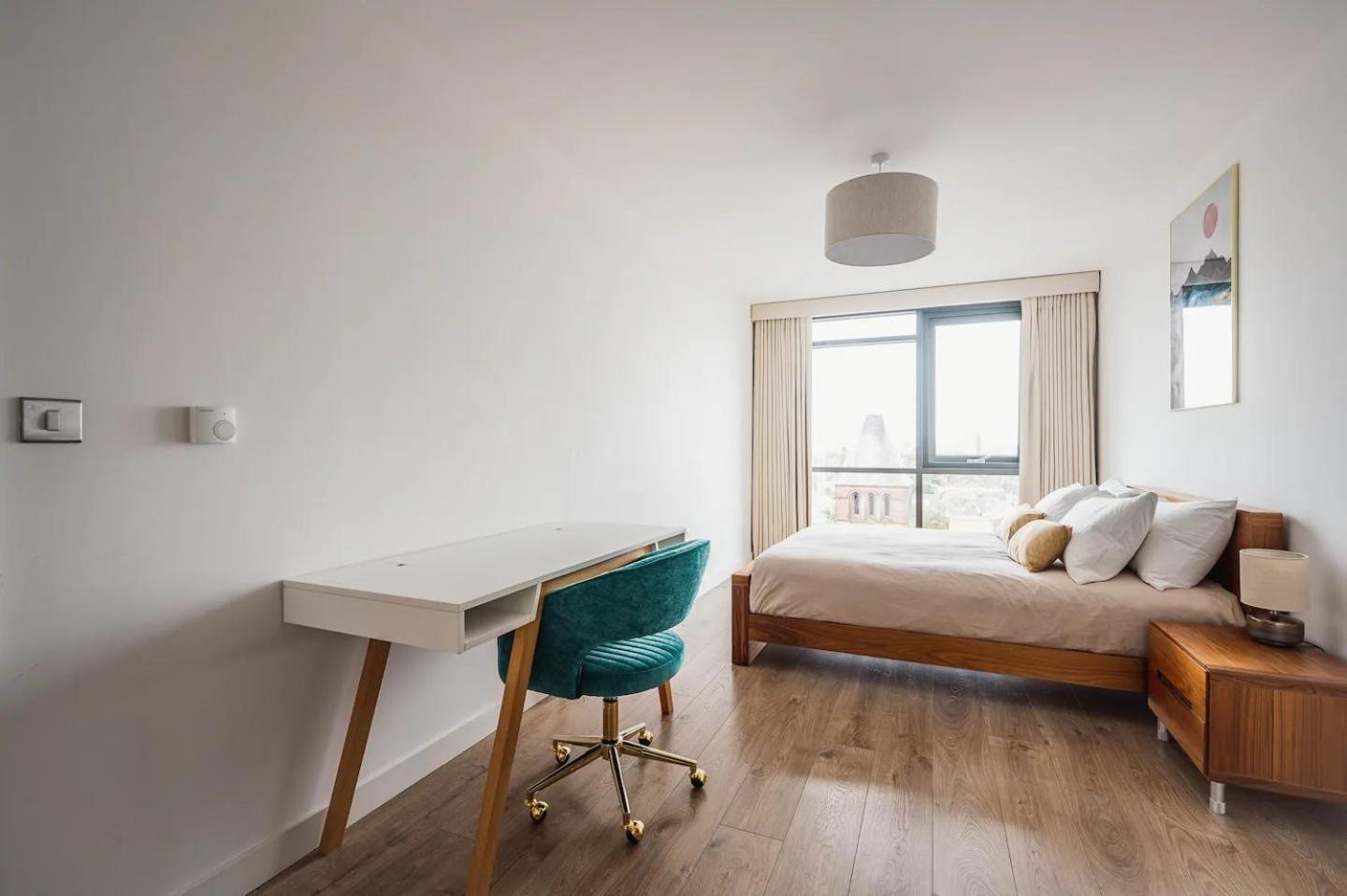 Pass The Keys 3 Bed 2 Bath With Stunning Views From The 8th Fl * Londen