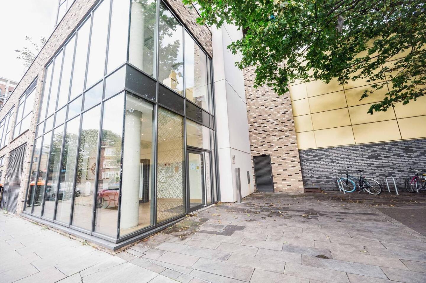 Pass The Keys 3 Bed 2 Bath With Stunning Views From The 8th Fl Appartement Londen