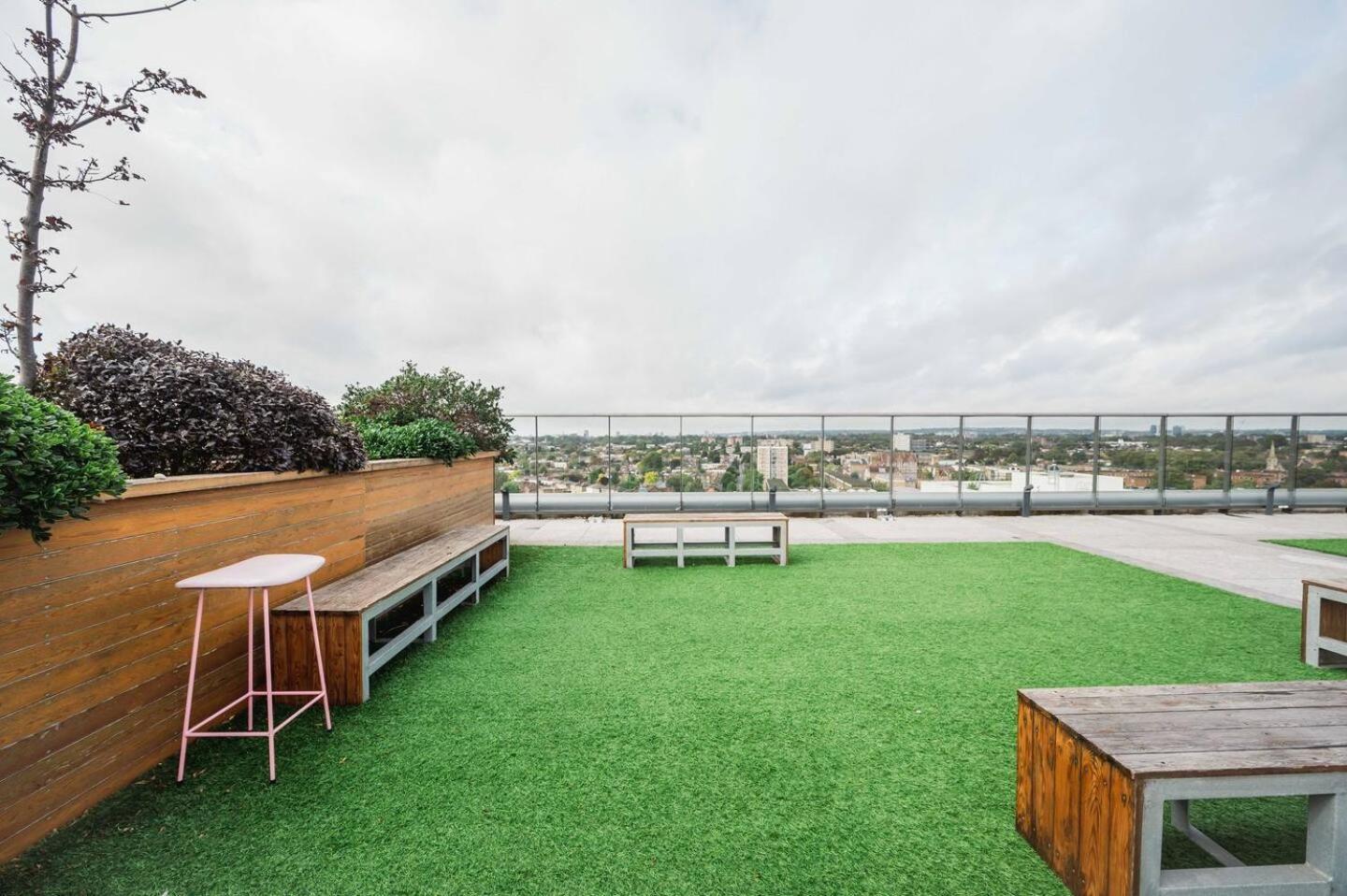 Pass The Keys 3 Bed 2 Bath With Stunning Views From The 8th Fl Londen