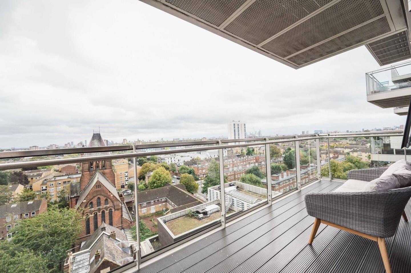Pass The Keys 3 Bed 2 Bath With Stunning Views From The 8th Fl Londen