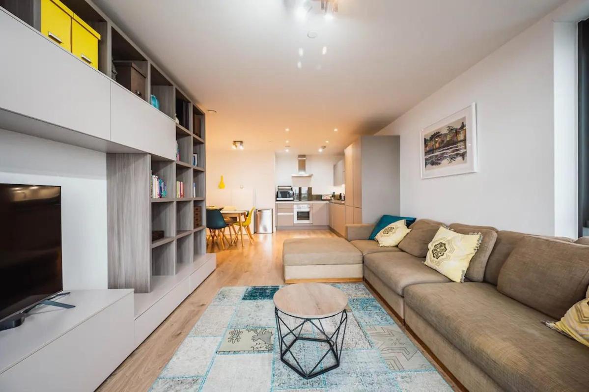Pass The Keys 3 Bed 2 Bath With Stunning Views From The 8th Fl * Londen