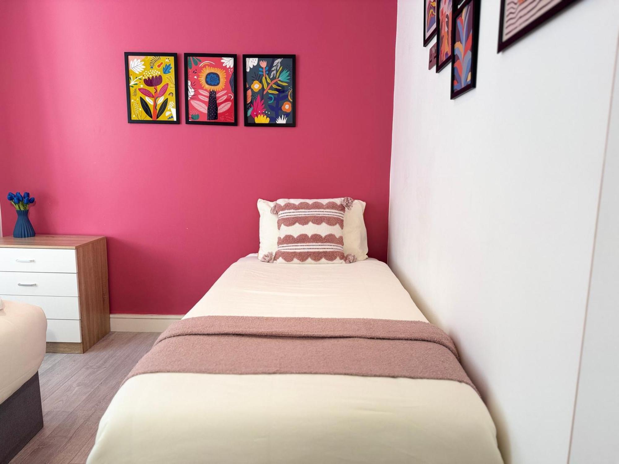 En-suites With Free Parking 30min To * London