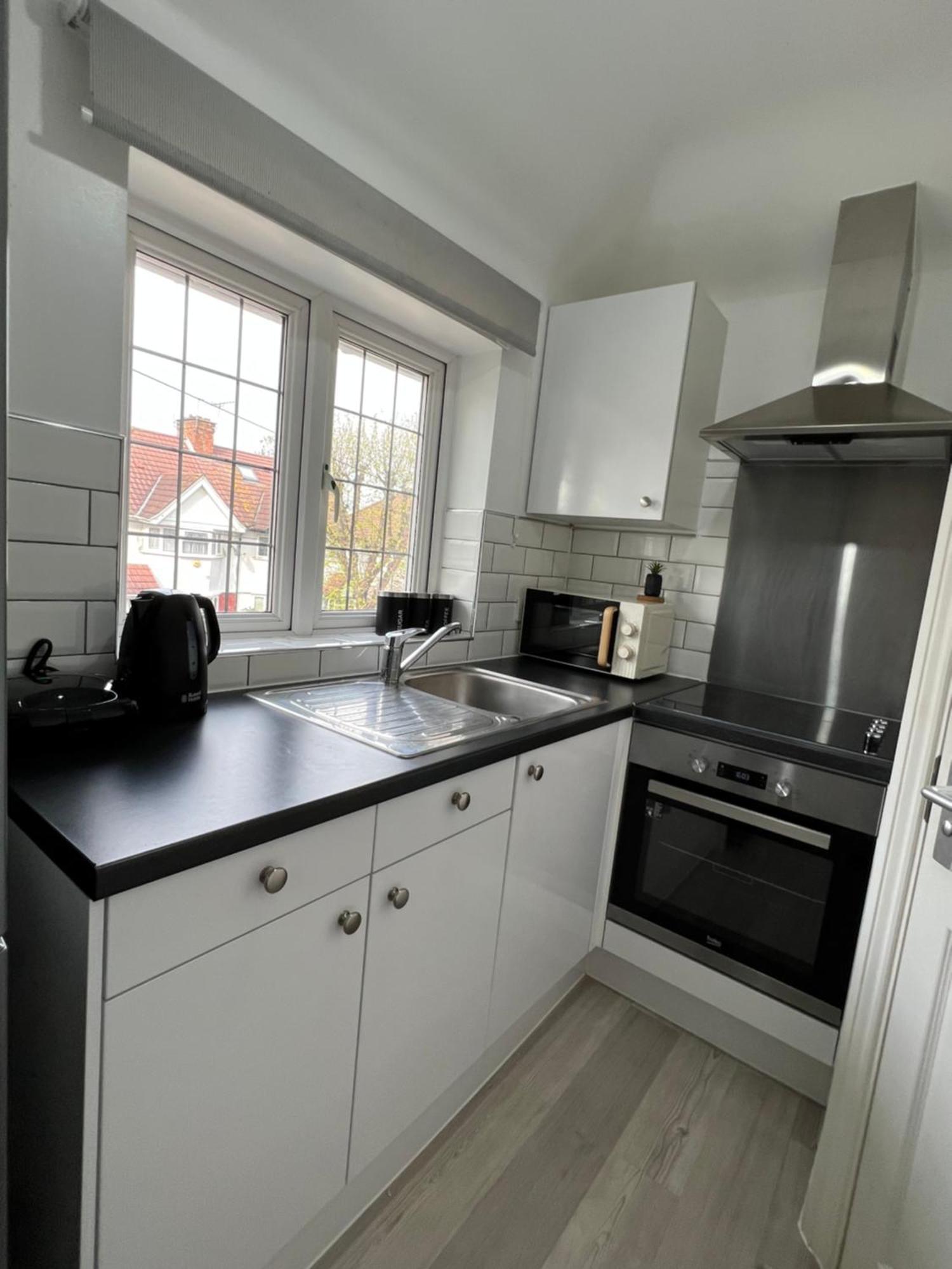 Charming 30min To Apartment *