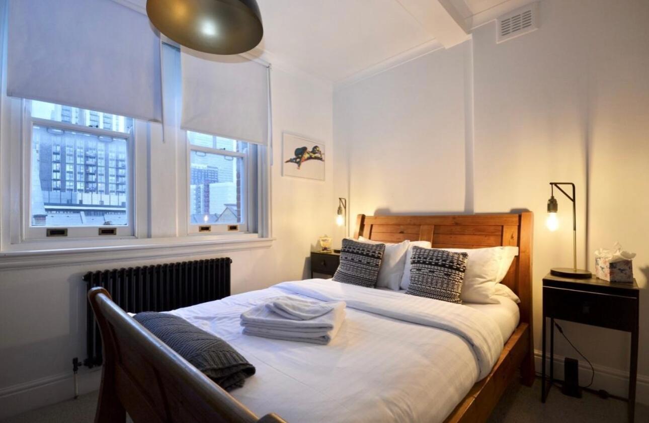Appartement 3 X Bedroom Riverside Flat With Hot Tub On Roof Terrace Londen