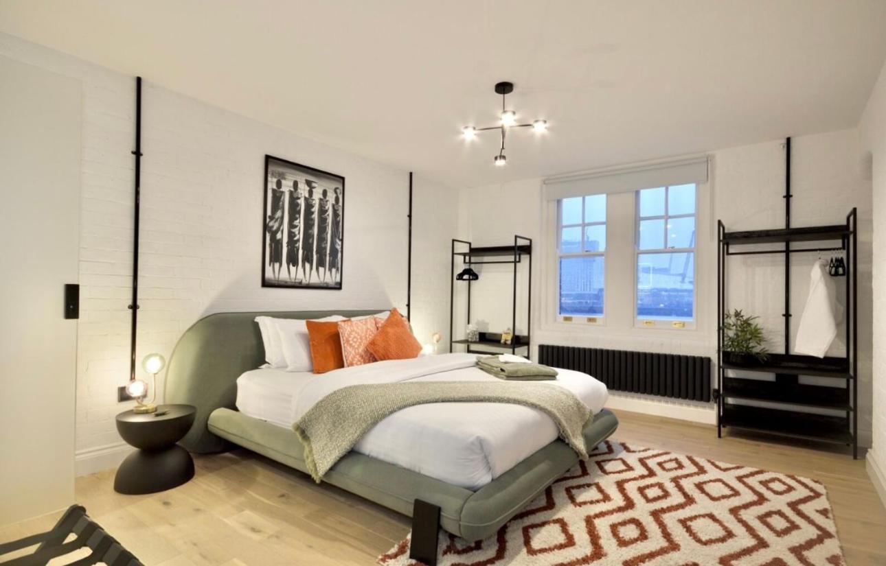 Lägenhet Newly Refurbished W/ River Views London