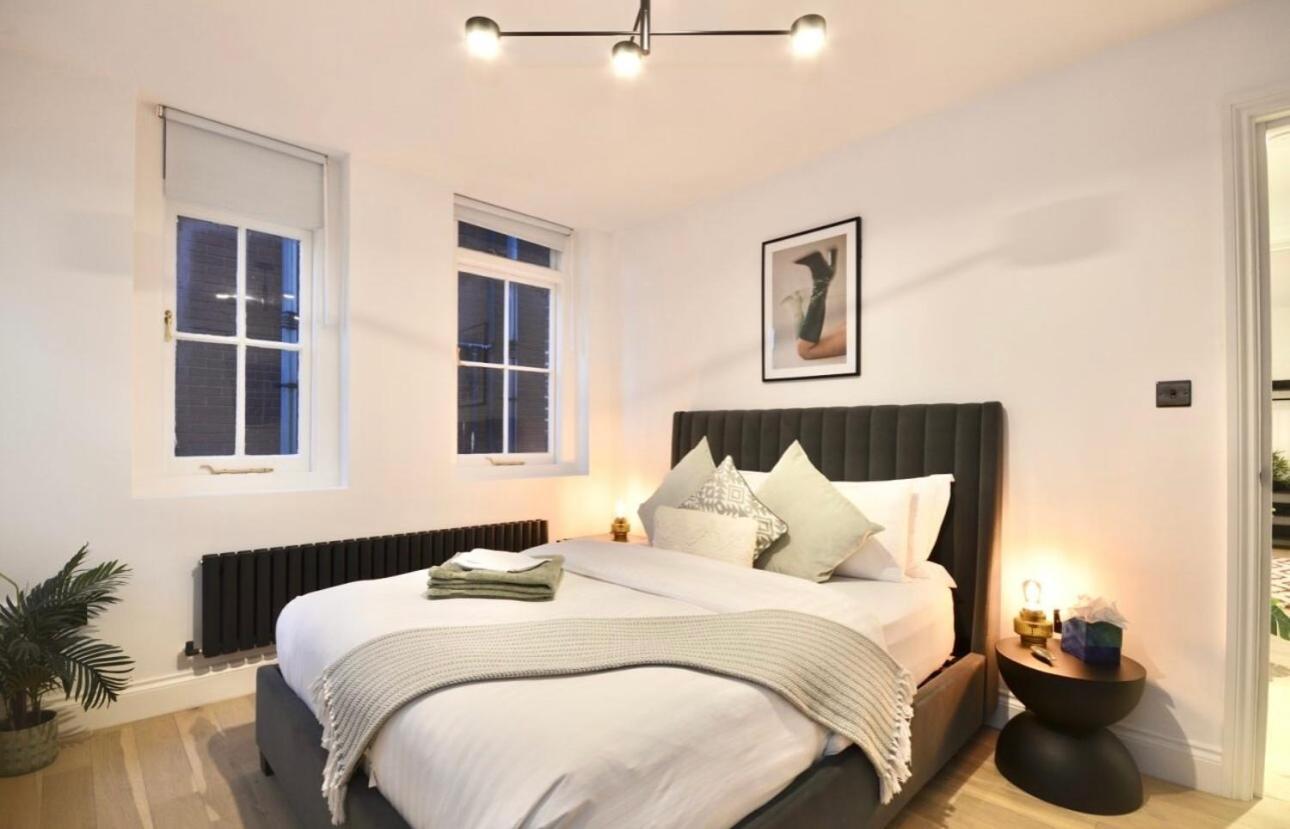 Newly Refurbished W/ River Views Lägenhet *