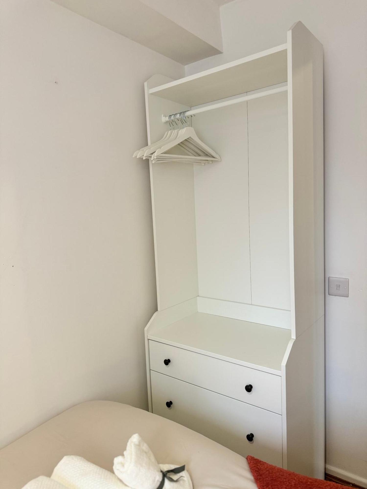 Tranquil 2 Bed Near Downtown & Free Parking Londen