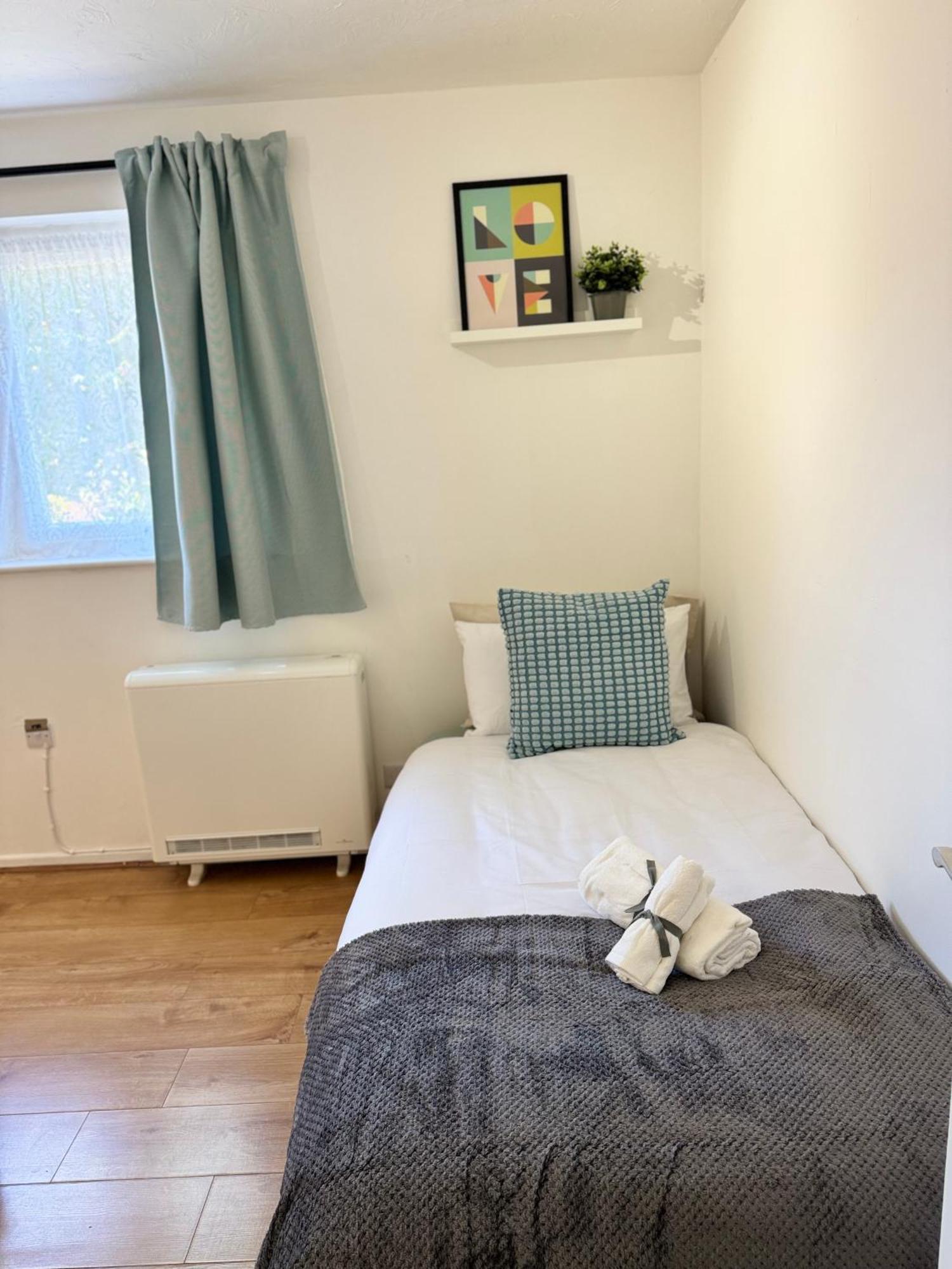 Appartement Tranquil 2 Bed Near Downtown & Free Parking Londen