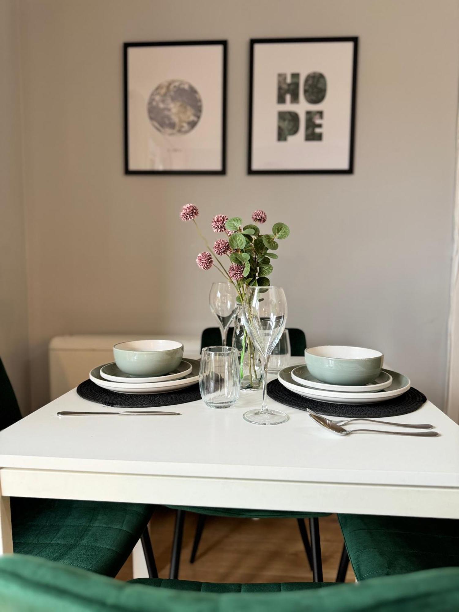 Tranquil 2 Bed Near Downtown & Free Parking * Londen