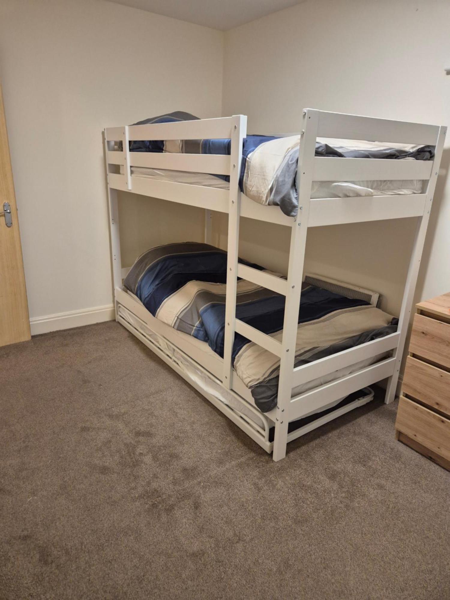 Apartment Chatworths Court London