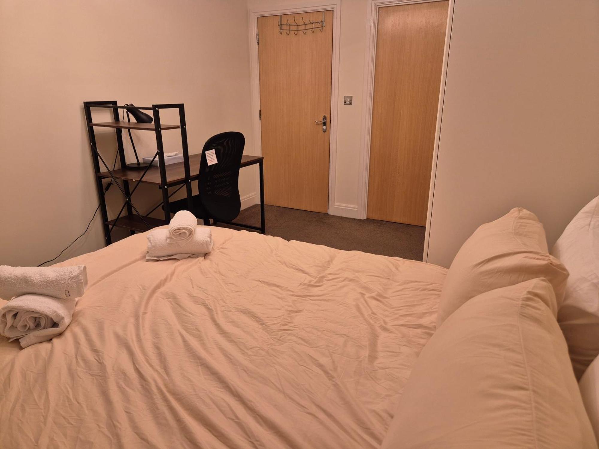 Apartment Chatworths Court London