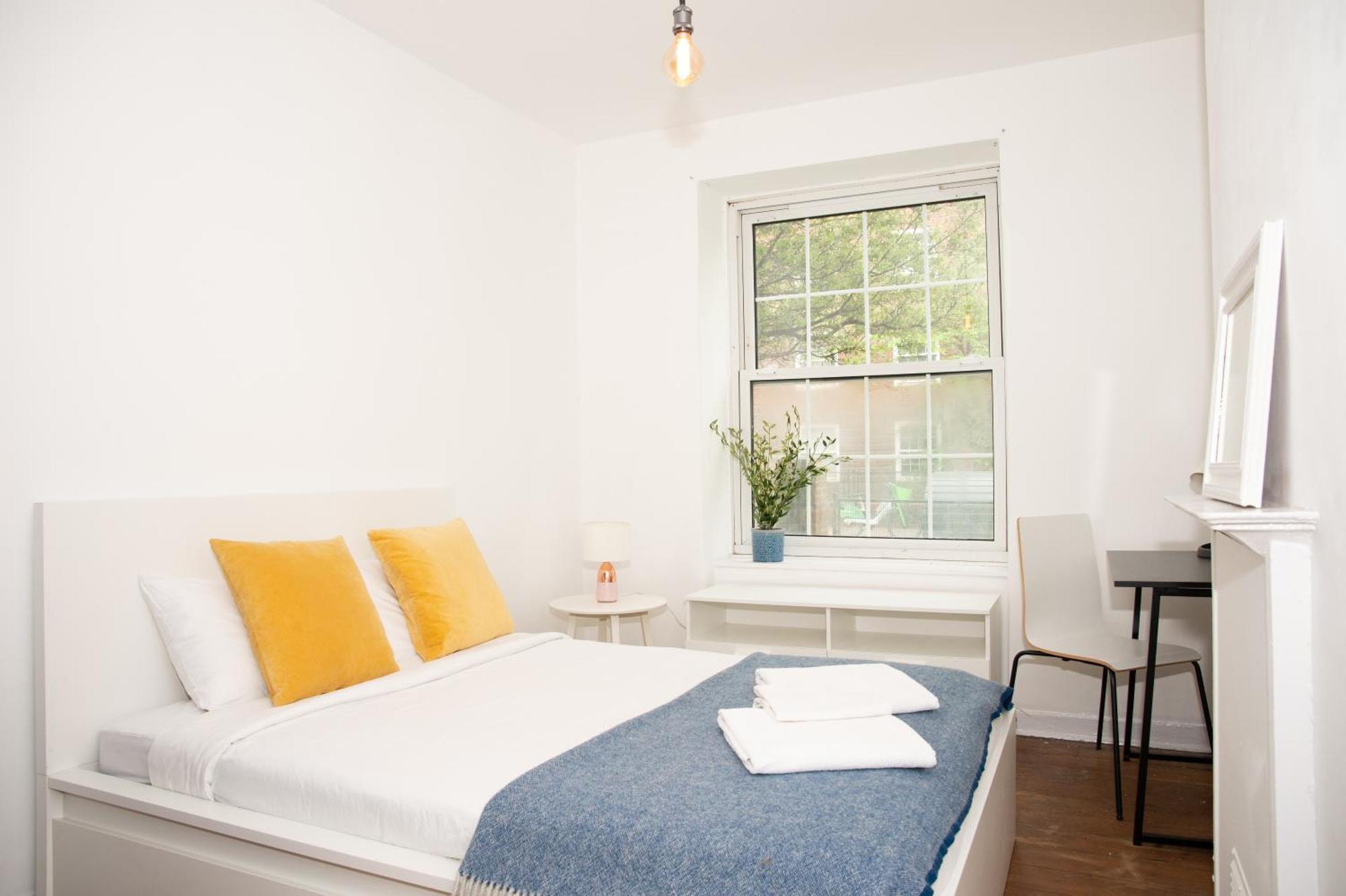 Spacious And Peaceful Flat Apartment
