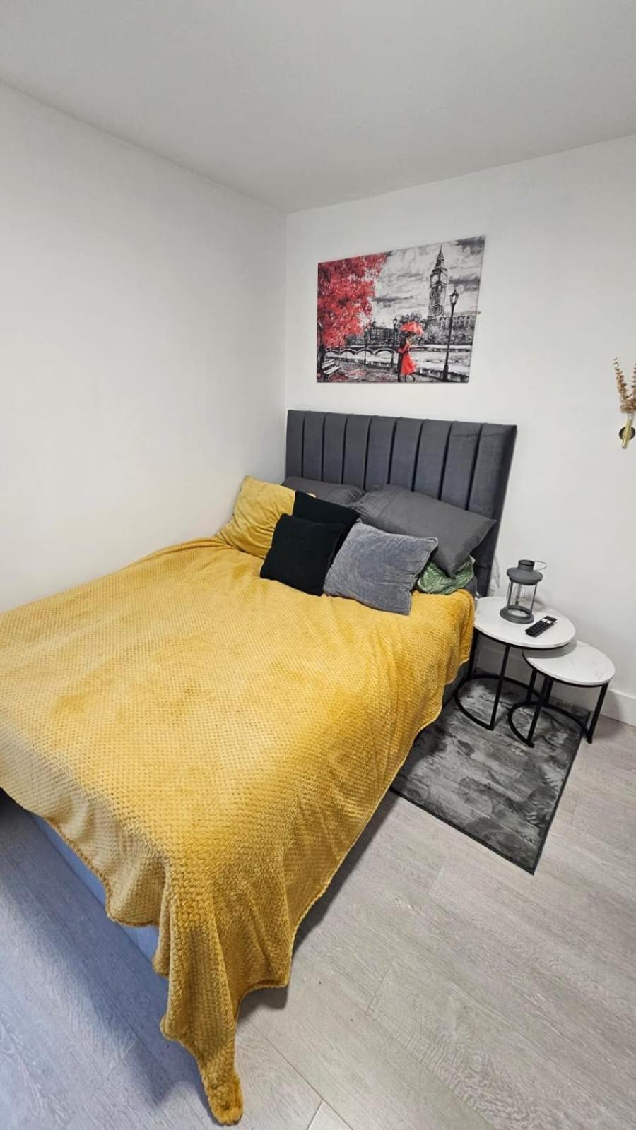 Apartment Spacious With Separate The Kitchen 4a