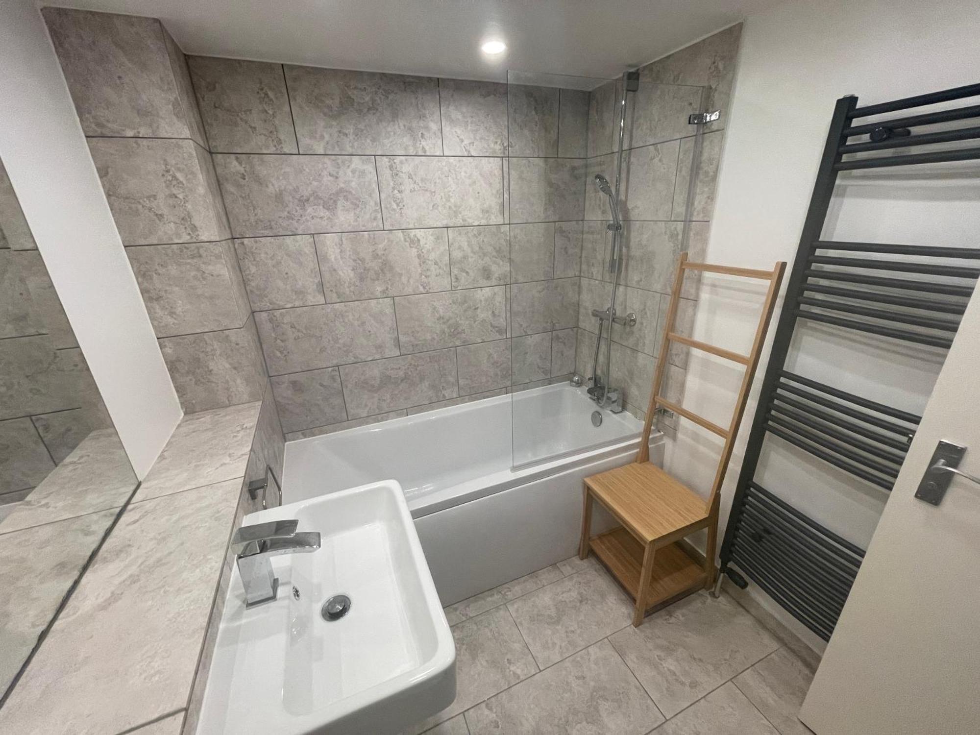Apartment Tower Bridge King Bed En-suite With Parking And Balcony