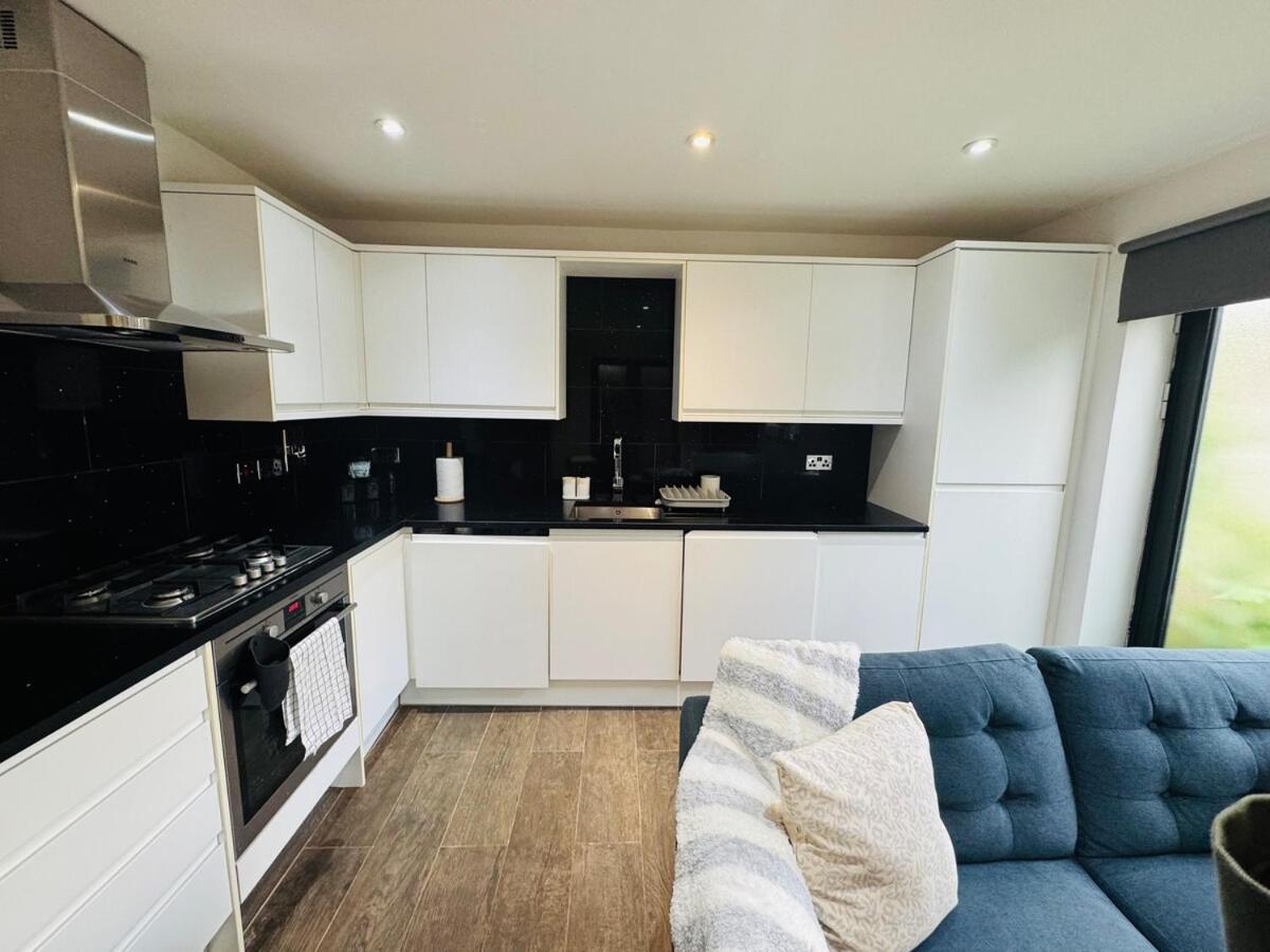 2 Bed Flat Near Tower Bridge *