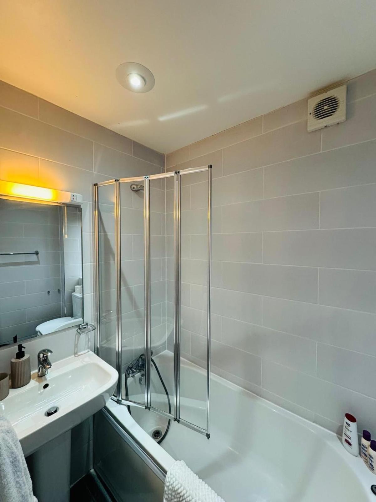 2 Bed Flat Near Tower Bridge * London