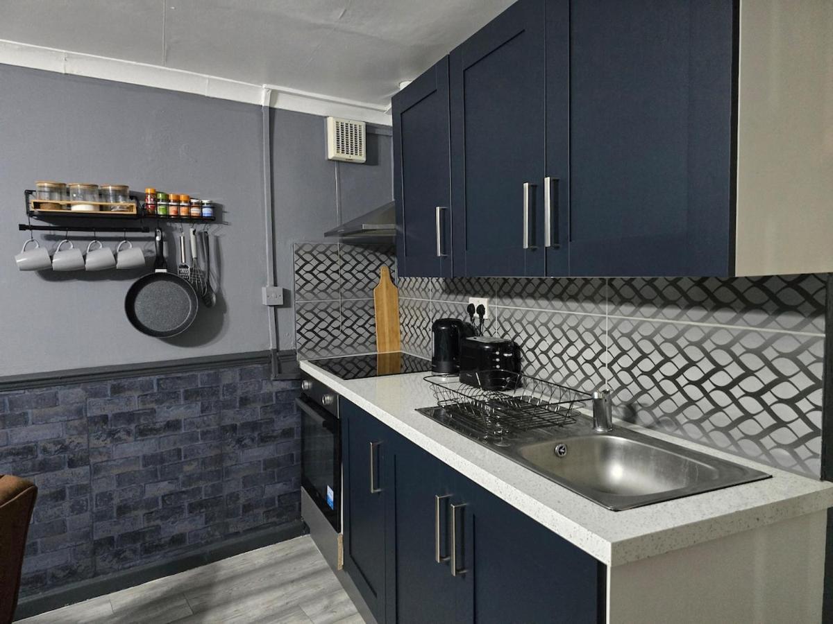 Cozy Flat With Private Entrance * London