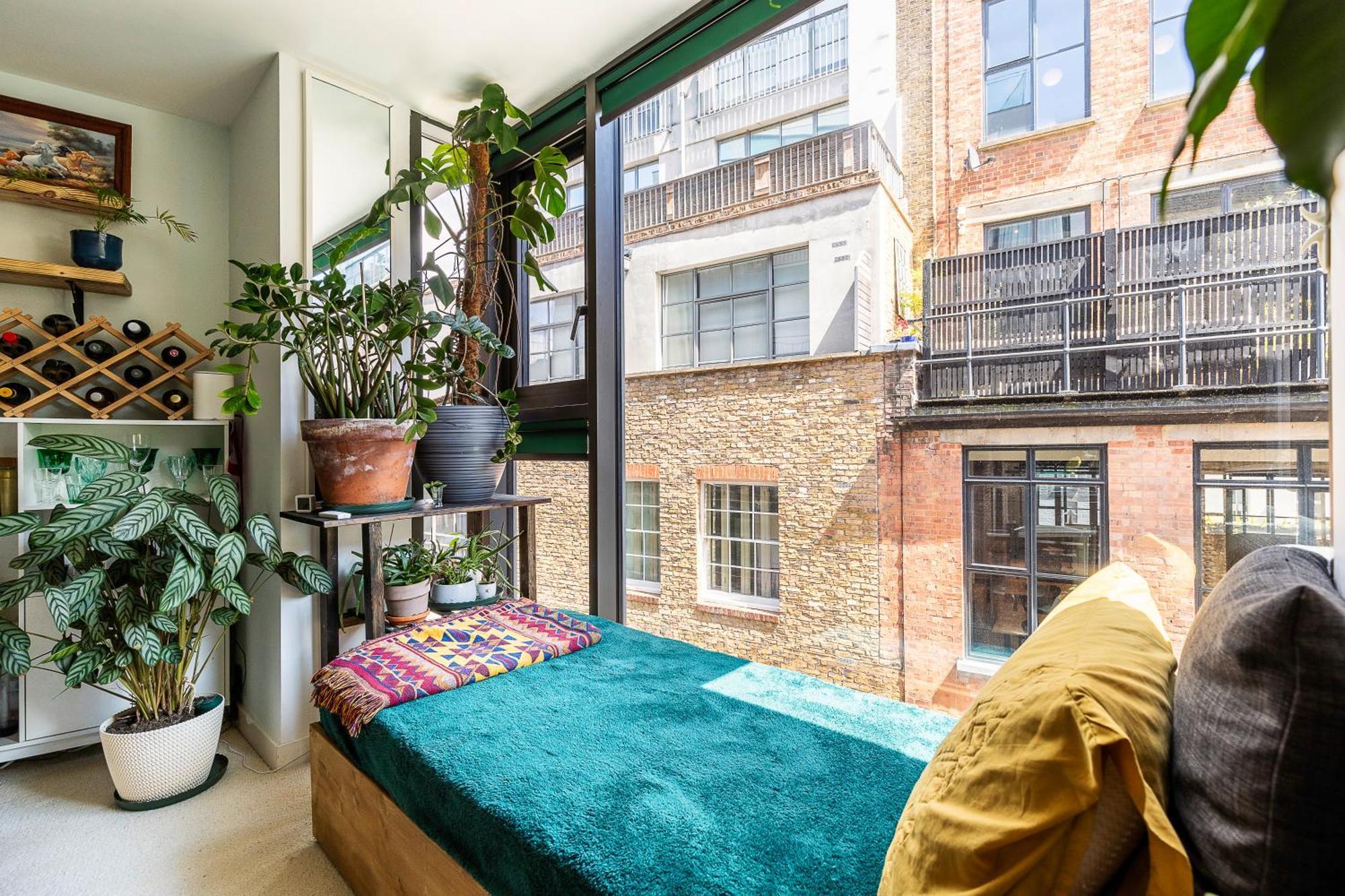 Soho Sunshine Retreat Apartment