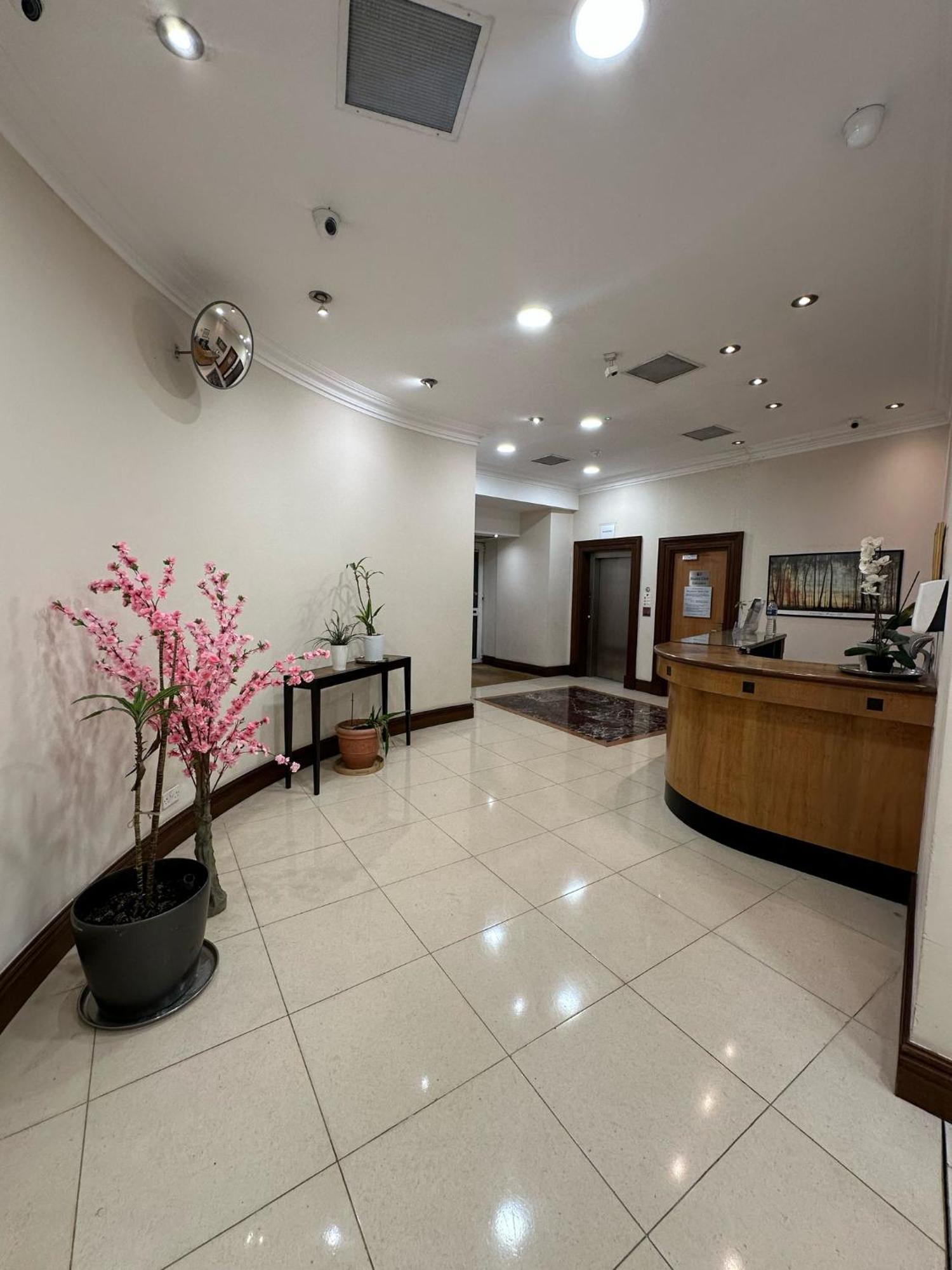3 Bedrooms With Security 24