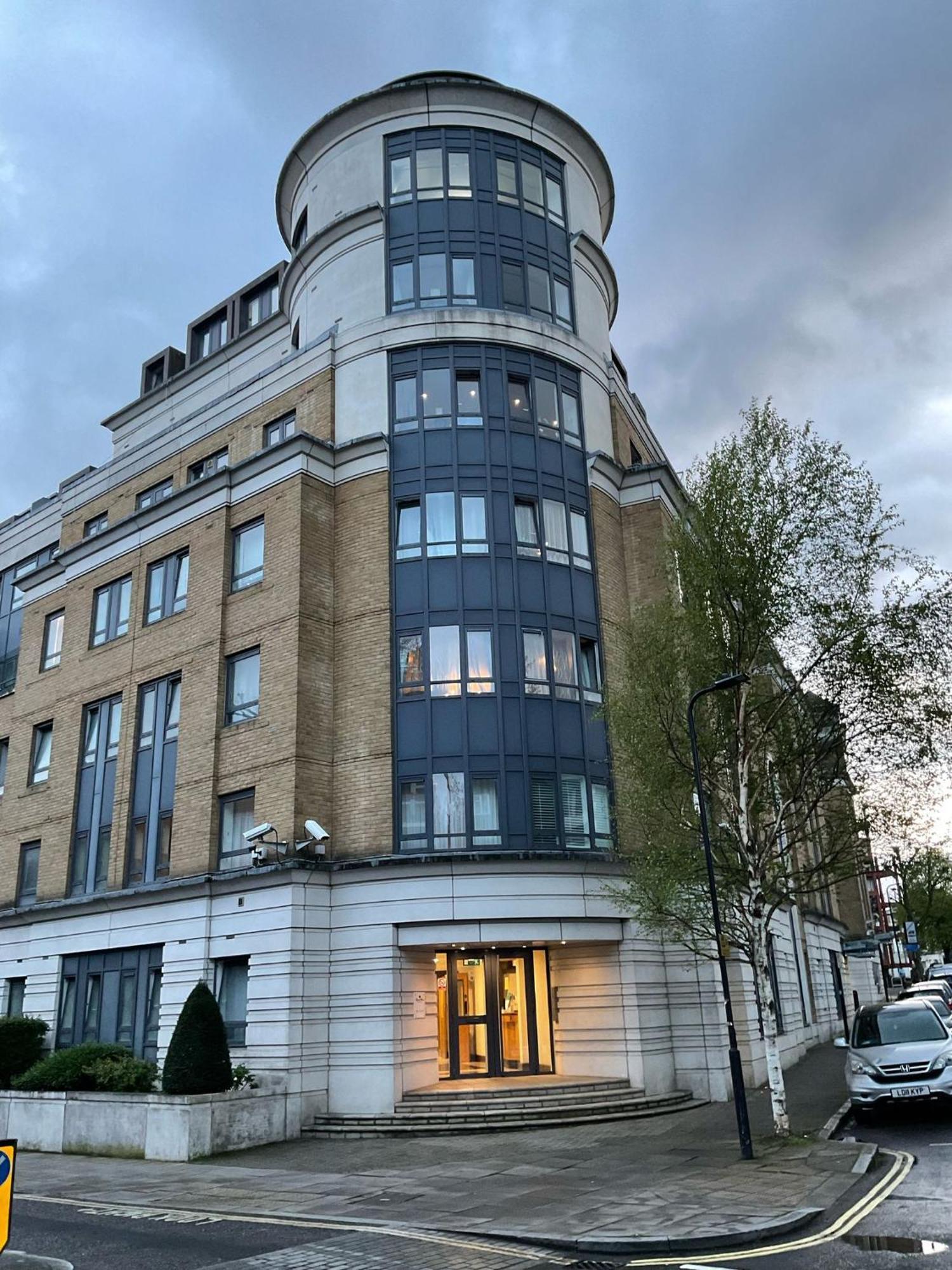 3 Bedrooms With Security 24 Apartment *