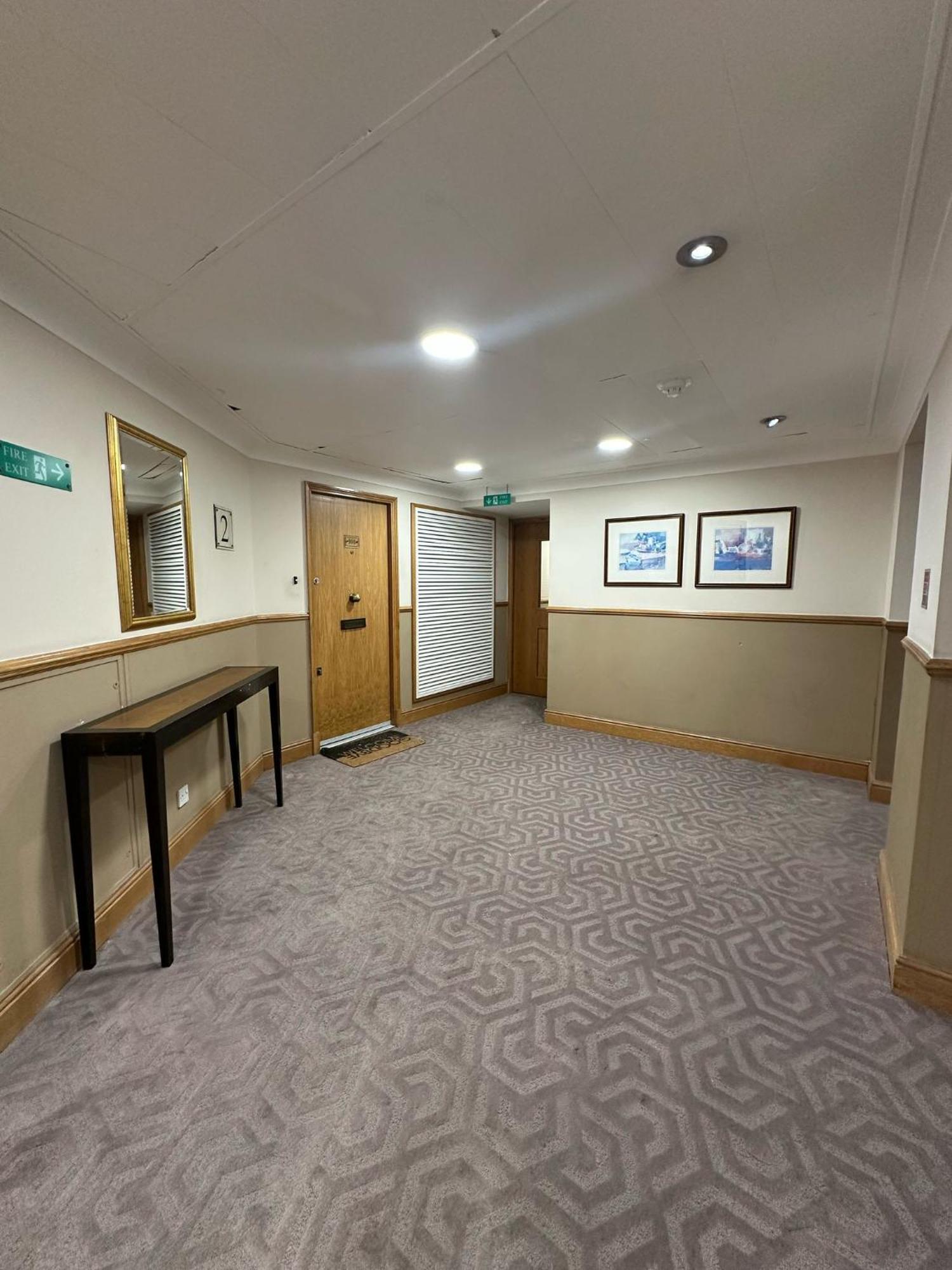 3 Bedrooms With Security 24 London