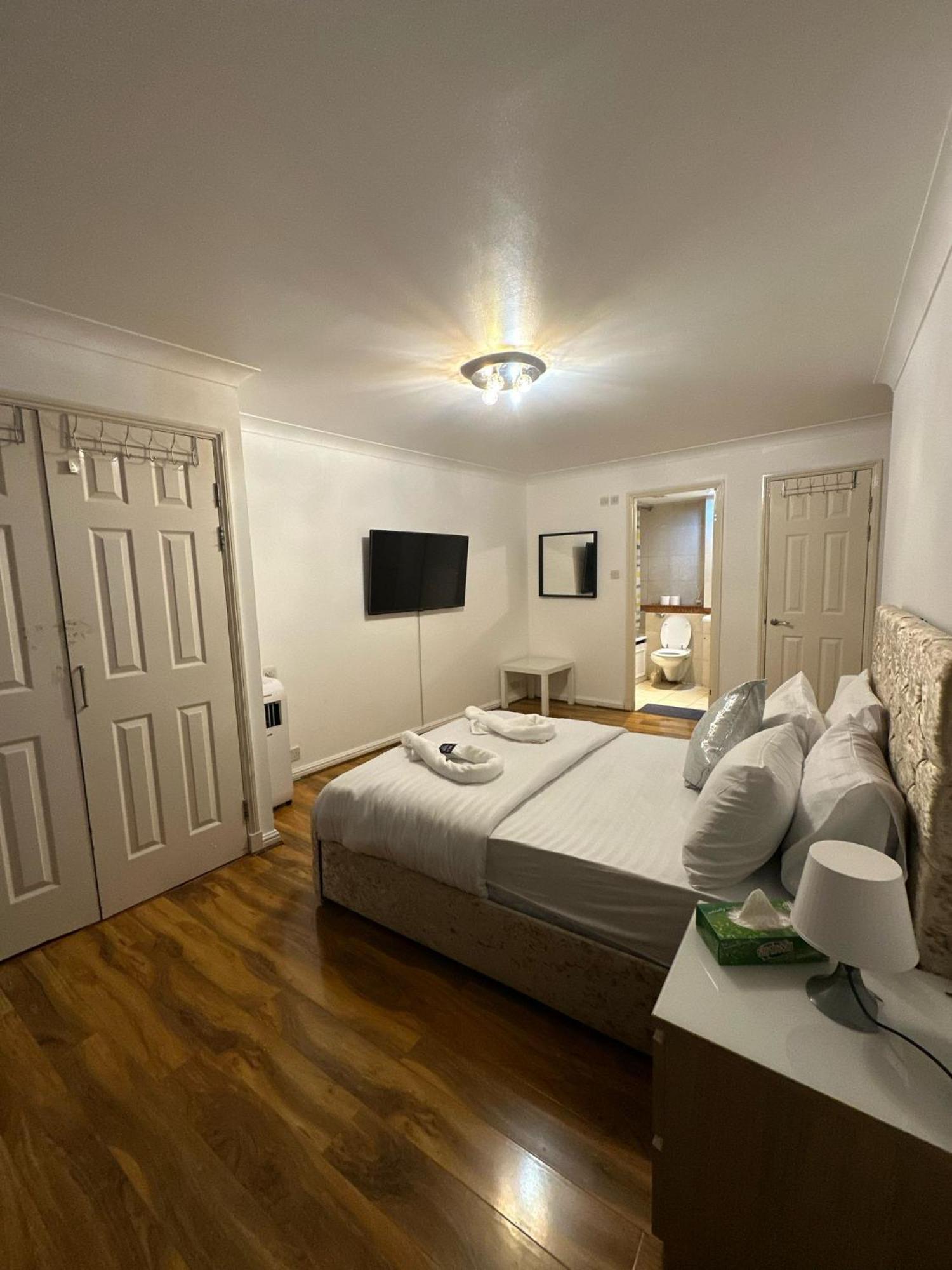 3 Bedrooms With Security 24 Apartment