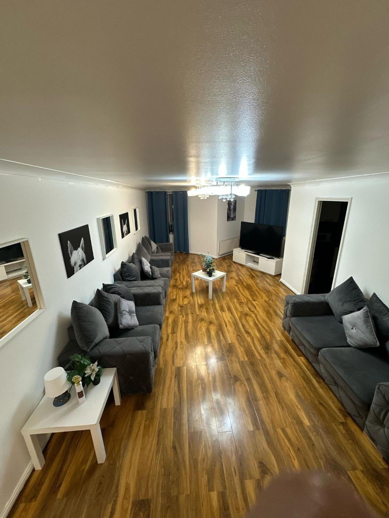 Apartment 3 Bedrooms With Security 24