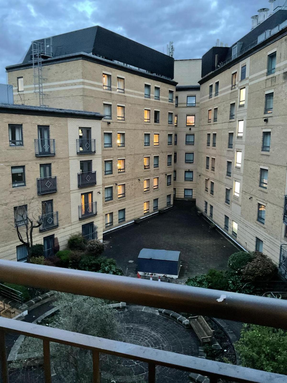 3 Bedrooms With Security 24