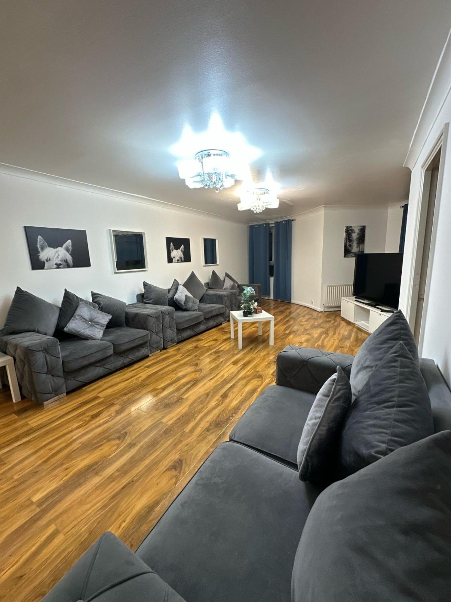 Apartment 3 Bedrooms With Security 24 London