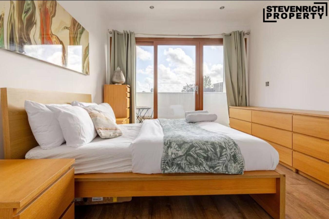 Holiday home Large Town House Long Term London