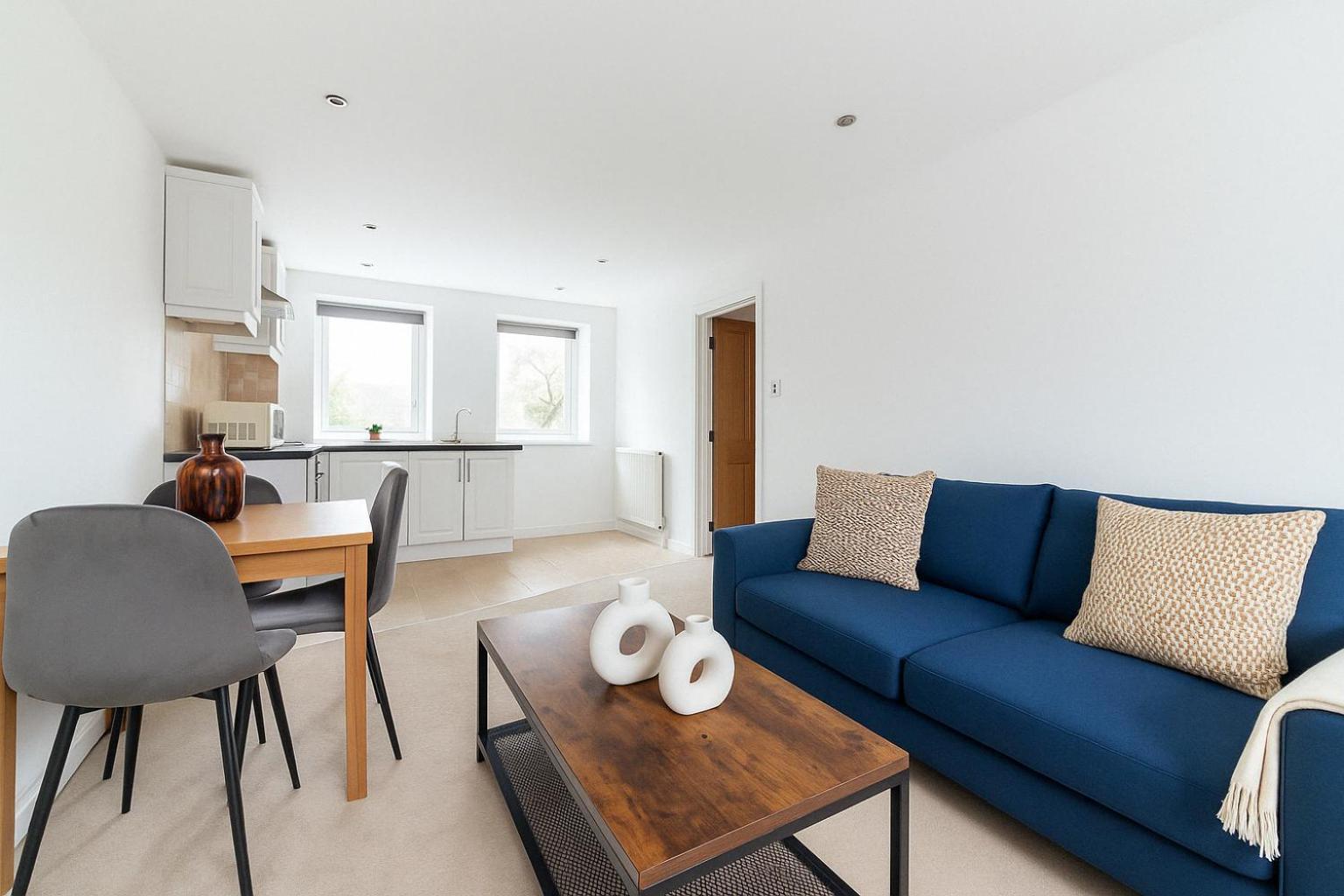 Modern Flat Near Wandsworth - 2 Min To Earlsfield Station London