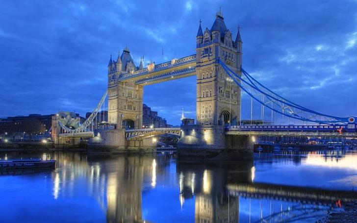Tower Bridge *