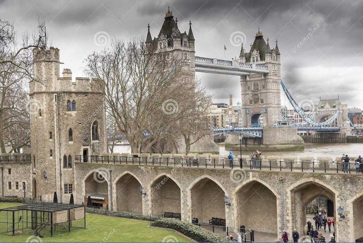 Tower Bridge * London