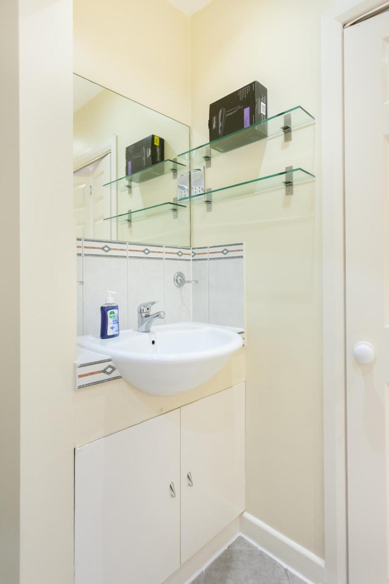 Homestay Tower Bridge