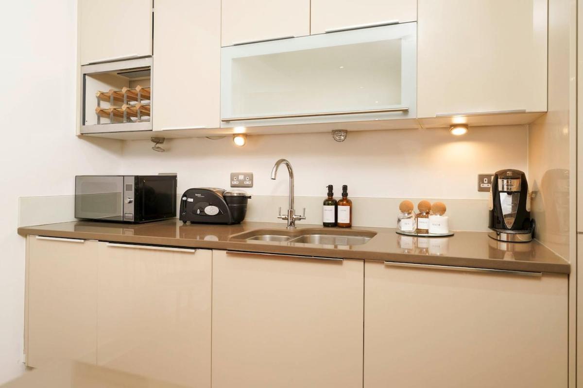 Modern 1br Zone 1 Aldgate Smart Tvs & Fast Wi-fi *