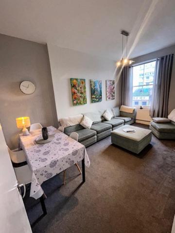 The Notting Hill Nest 3br