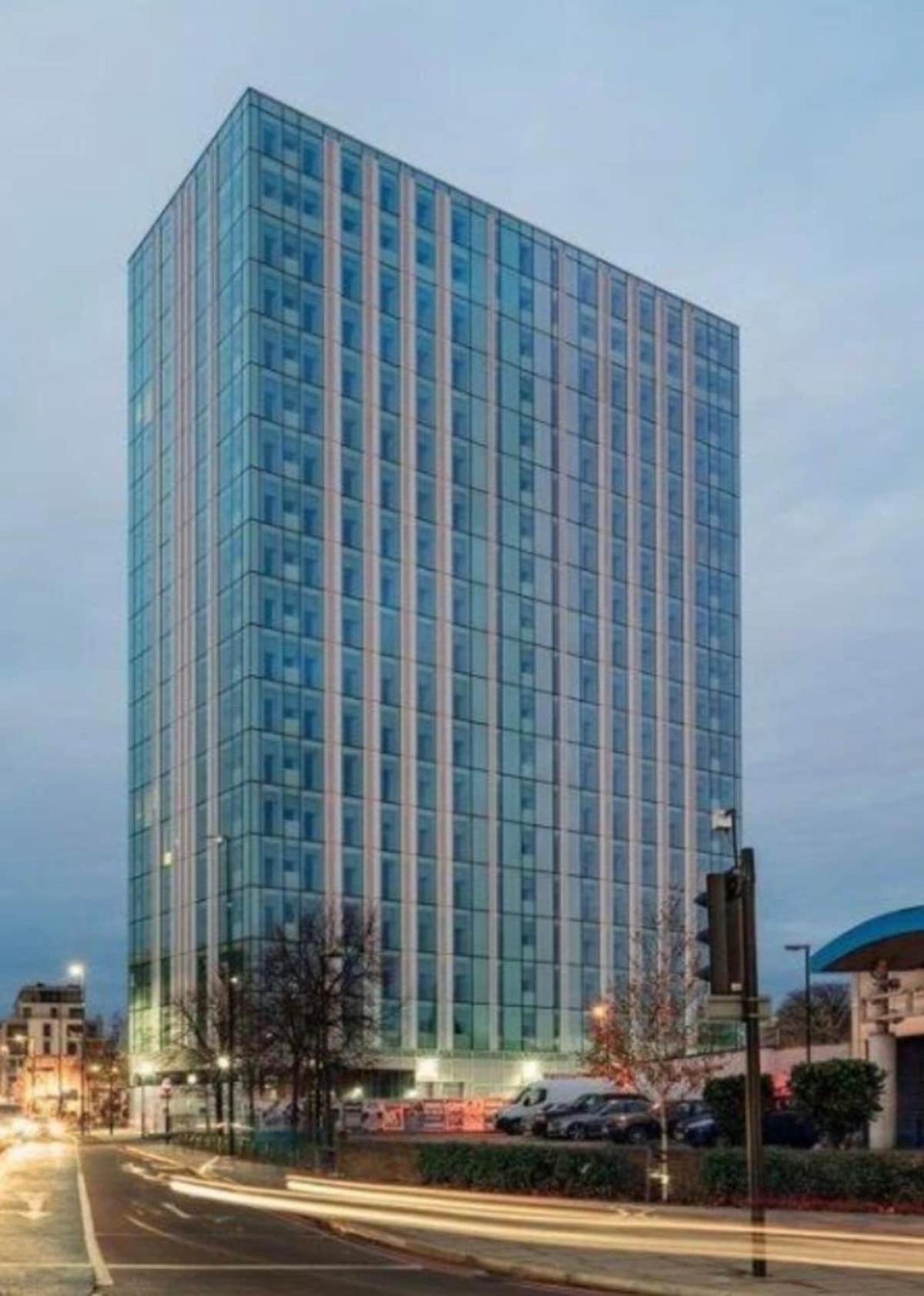 Luxury One Bed In West London