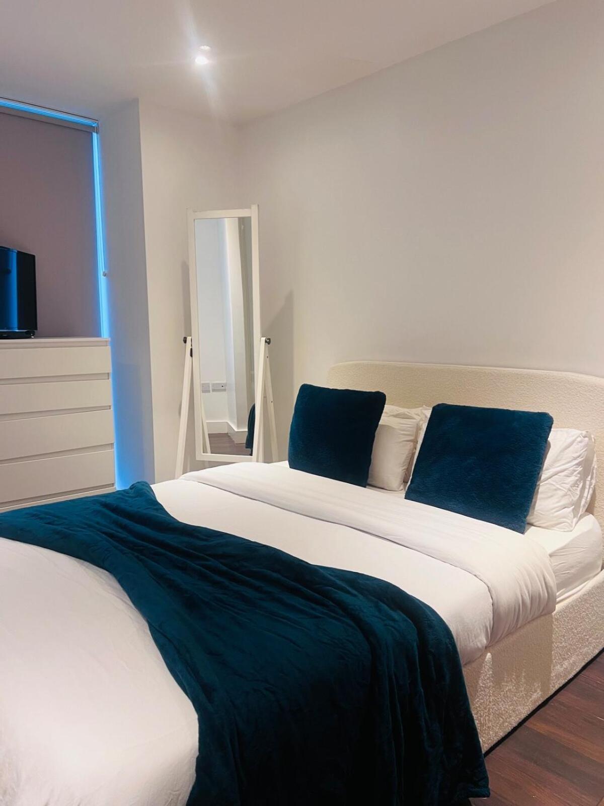 Luxury One Bed In West London