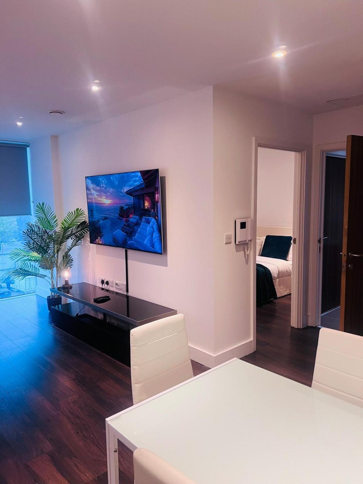 Luxury One Bed In West London