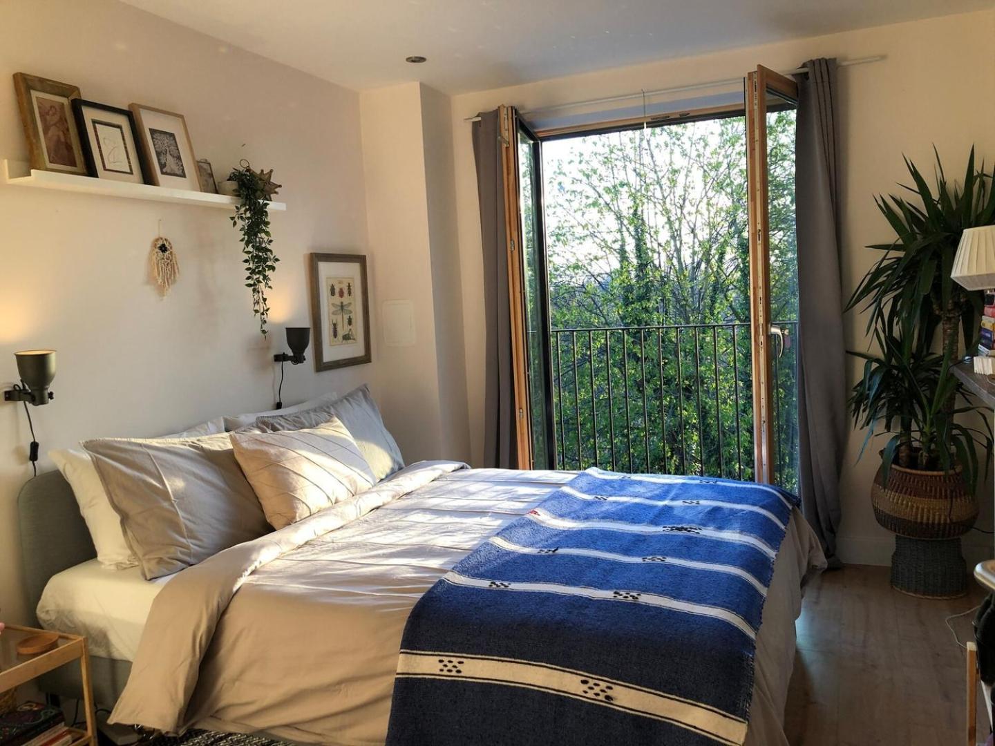 Holiday home Beautiful Bright 3-bed Next To Station