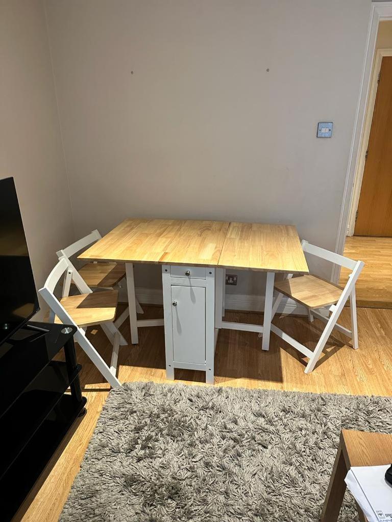 1 Bed With Balcony 33bh Apartment