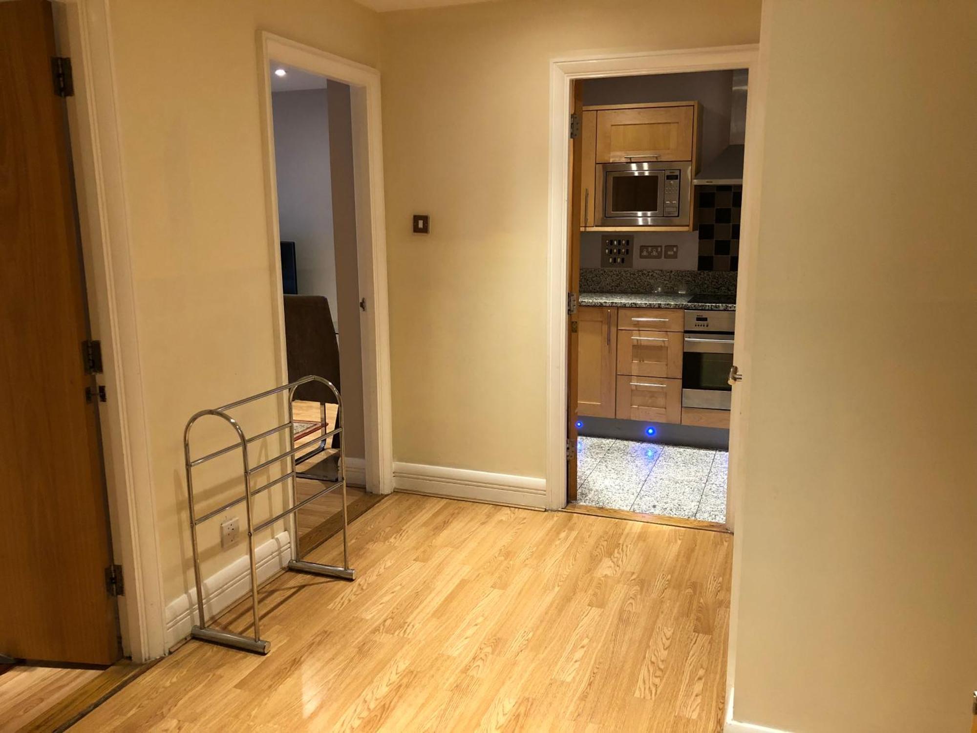Apartment 1 Bed With Balcony 33bh *
