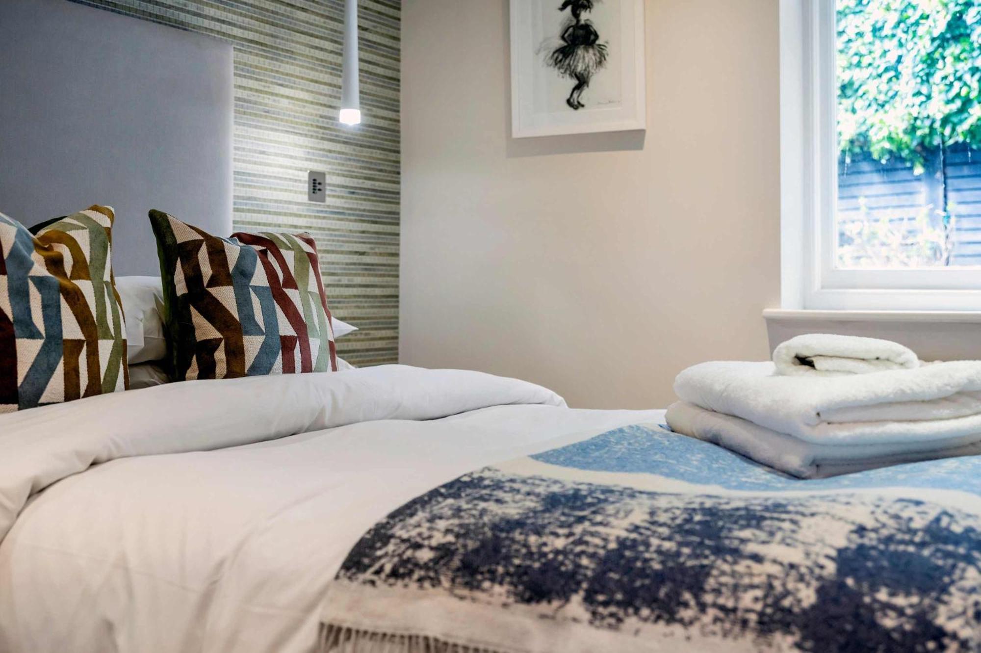 The Bohemian Rhapsody, Hampstead - By Out Of Office Lifestyle Apartment London