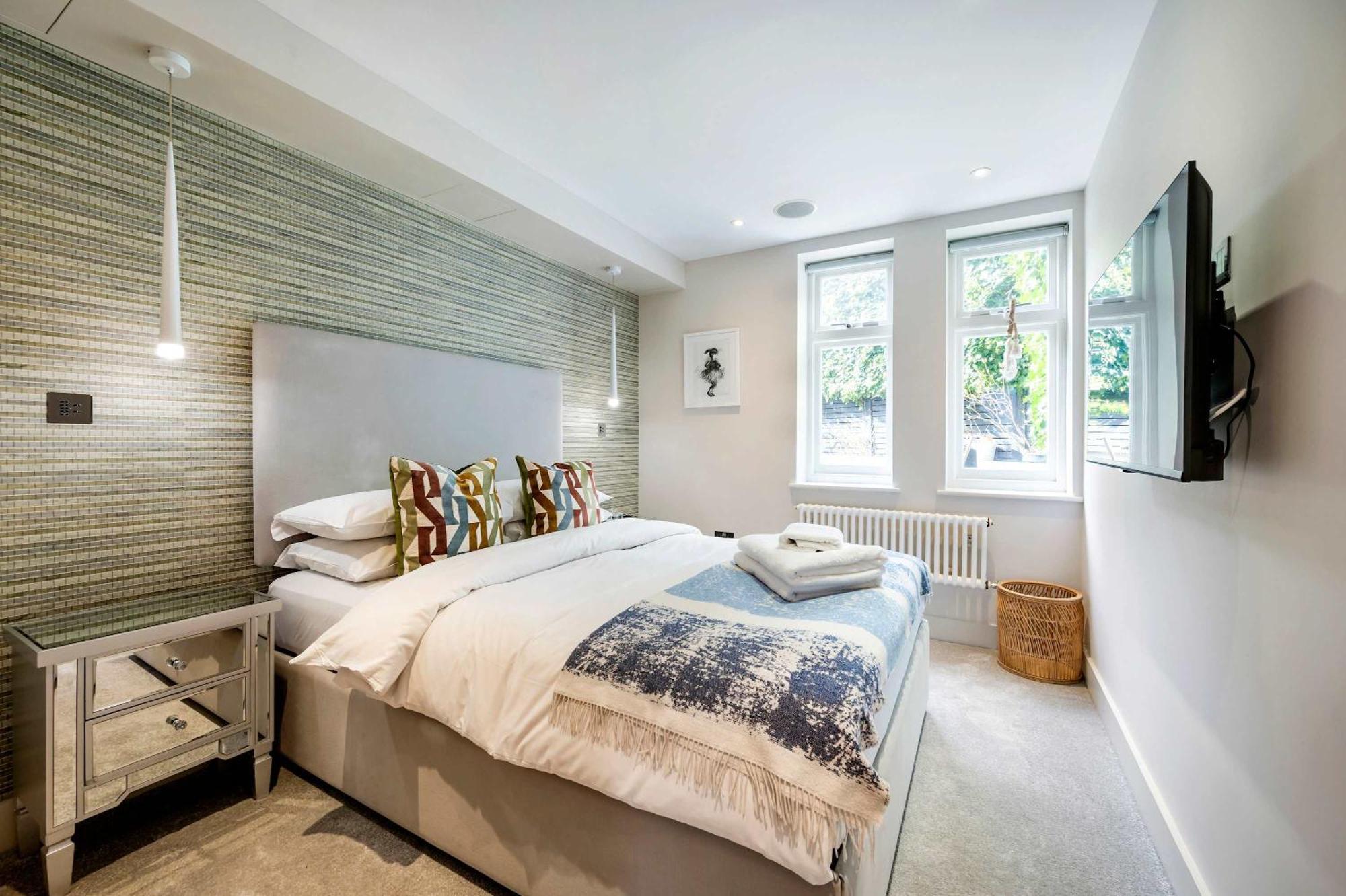 The Bohemian Rhapsody, Hampstead - By Out Of Office Lifestyle * London