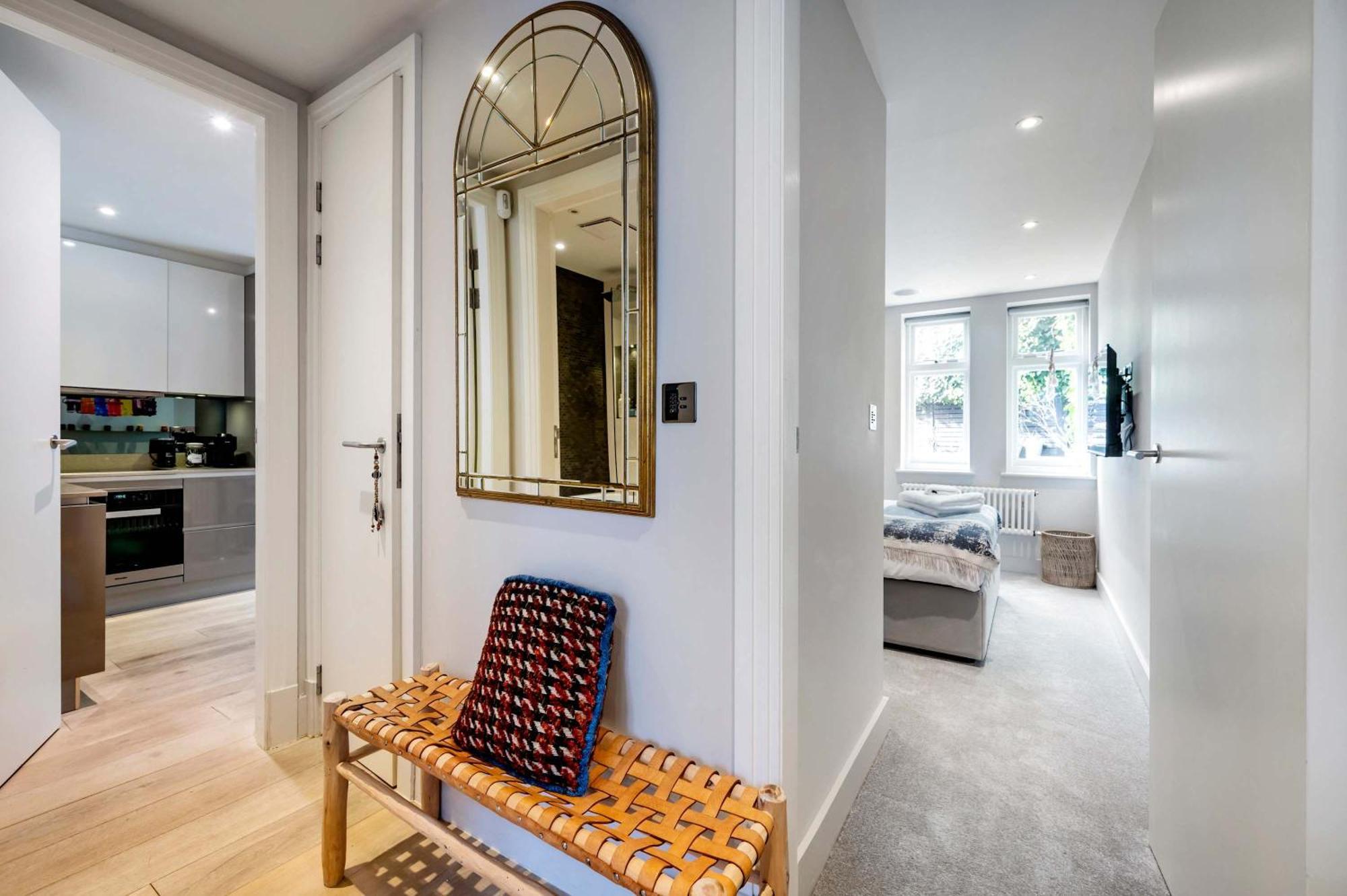 Apartment The Bohemian Rhapsody, Hampstead - By Out Of Office Lifestyle