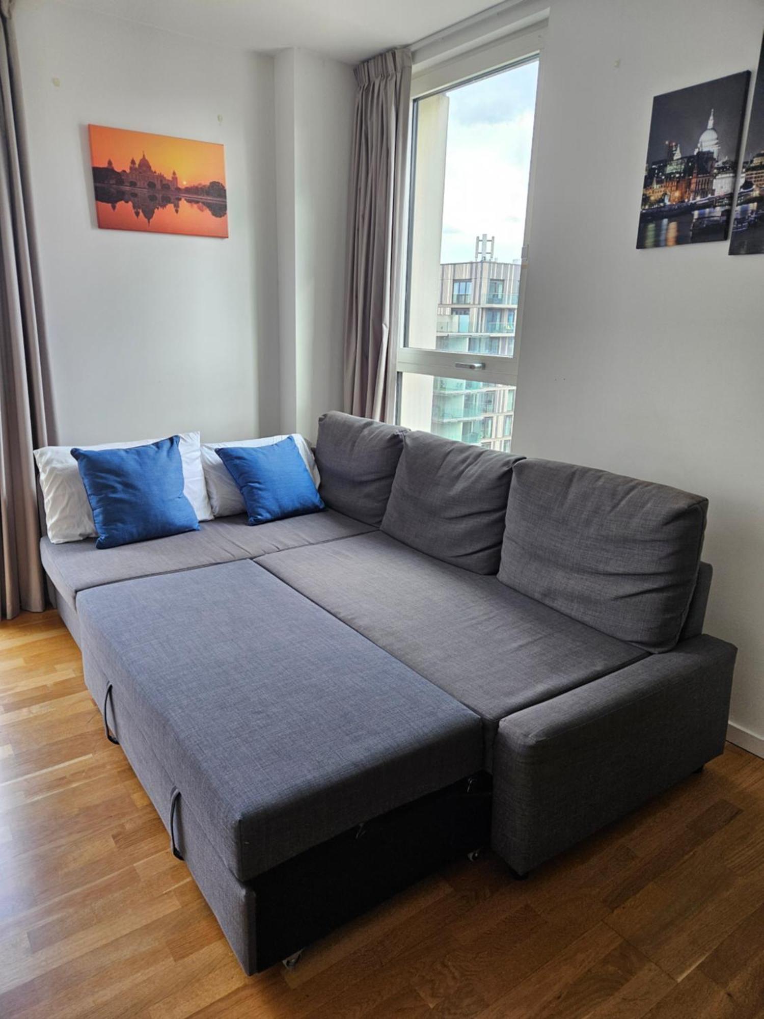 Lovely 2 Bedroom Flat With Balcony In Stratford Appartamento