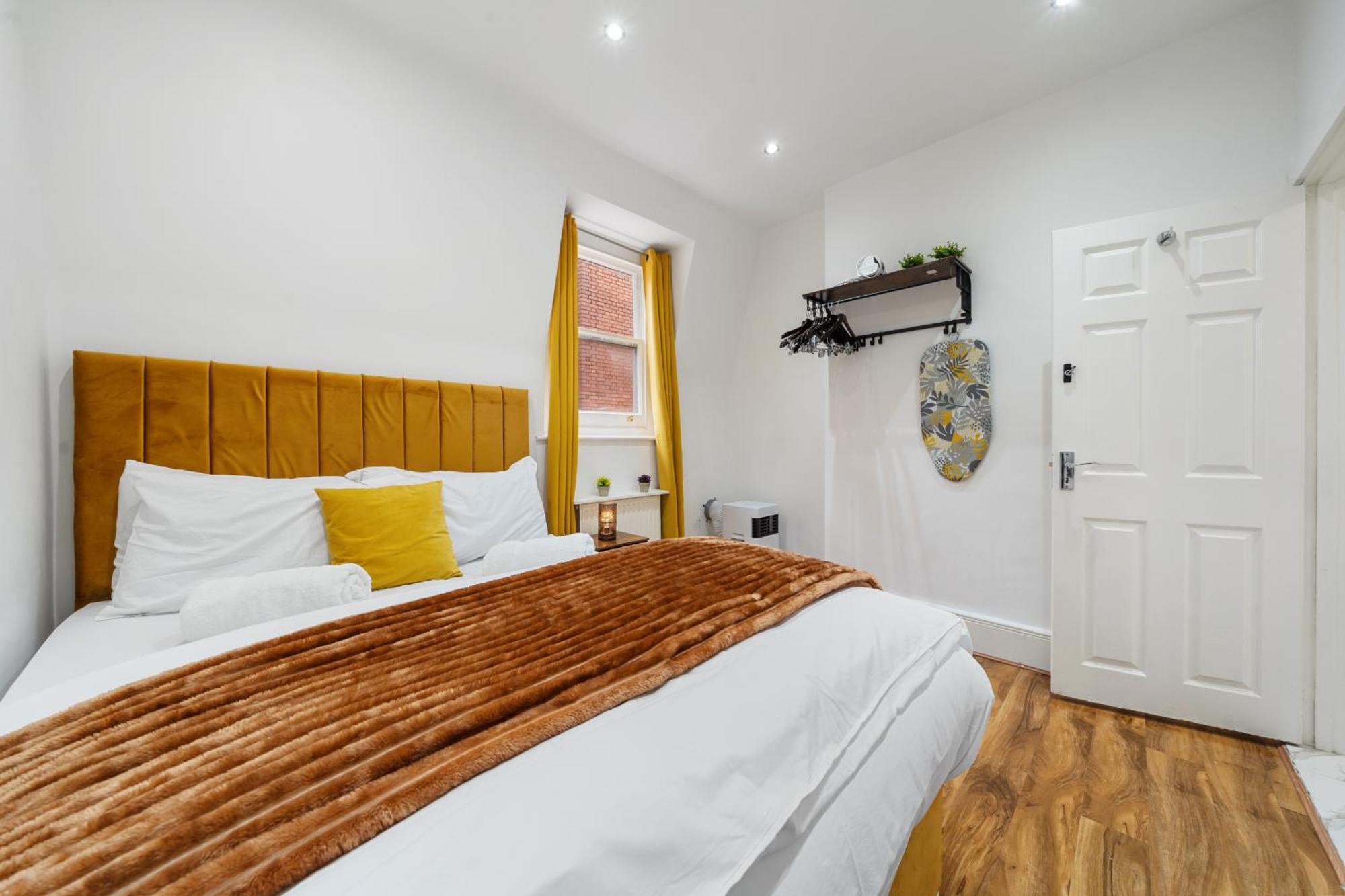 Modern 2-bedroom On Oxford Street 8gc London