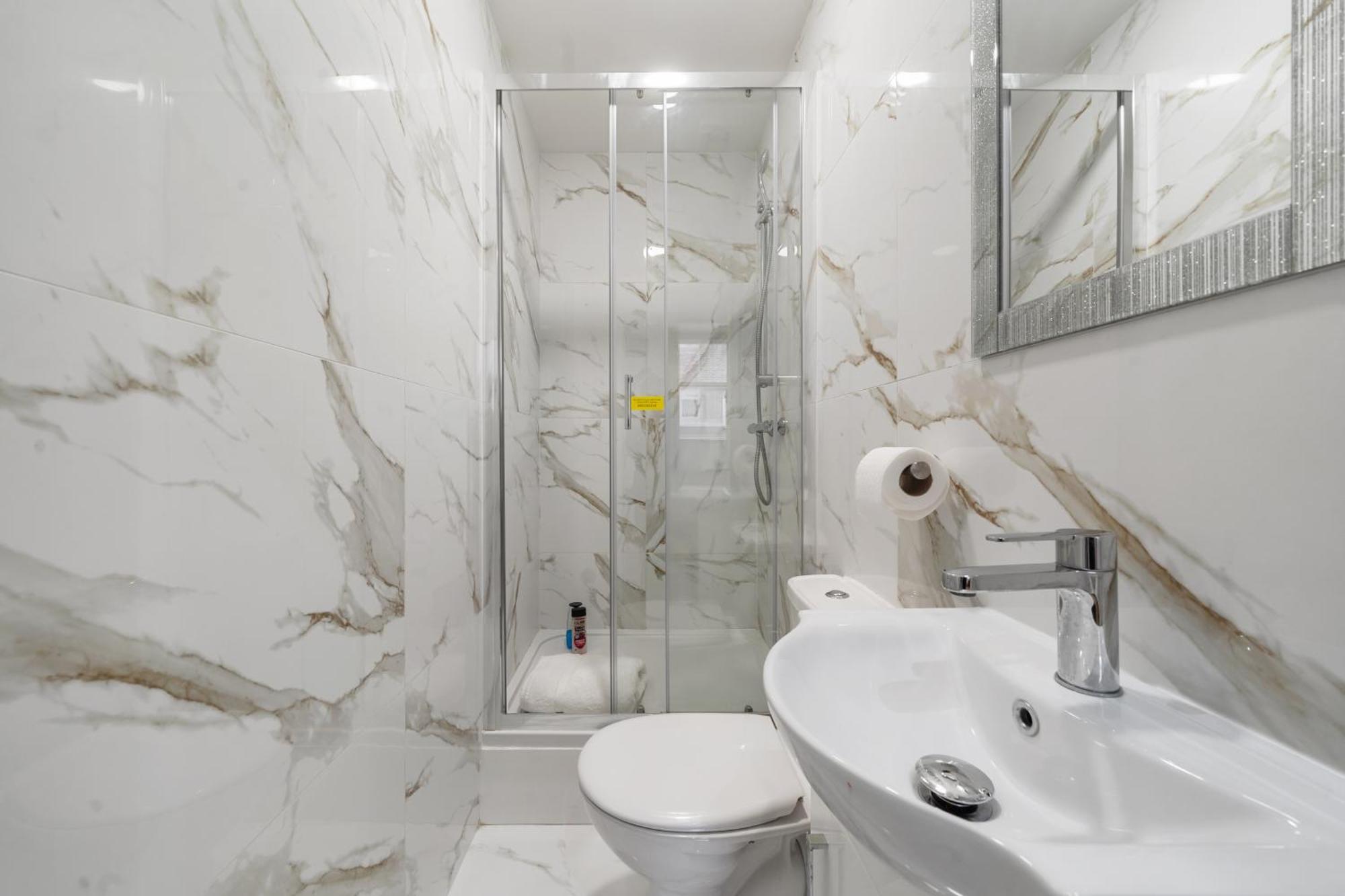 Modern 2-bedroom On Oxford Street 8gc Apartment